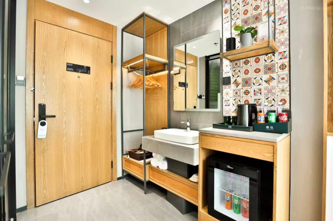 True Go Hotel - Shanghai Jing'An Temple Nanjing West Road Ngoại thất bức ảnh