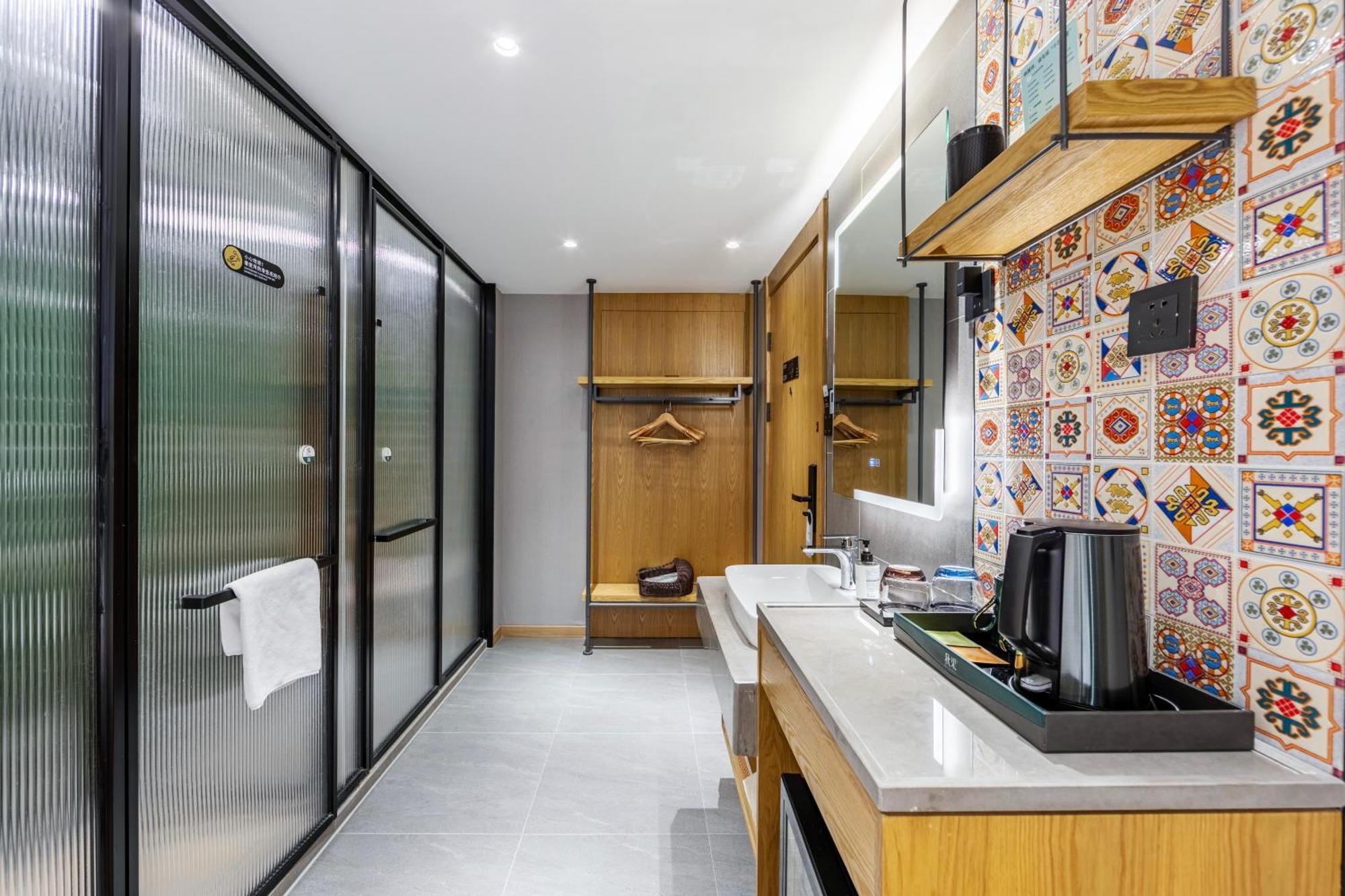 True Go Hotel - Shanghai Jing'An Temple Nanjing West Road Ngoại thất bức ảnh
