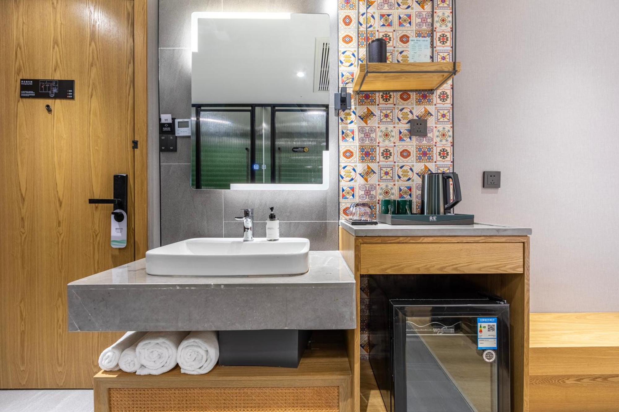 True Go Hotel - Shanghai Jing'An Temple Nanjing West Road Ngoại thất bức ảnh