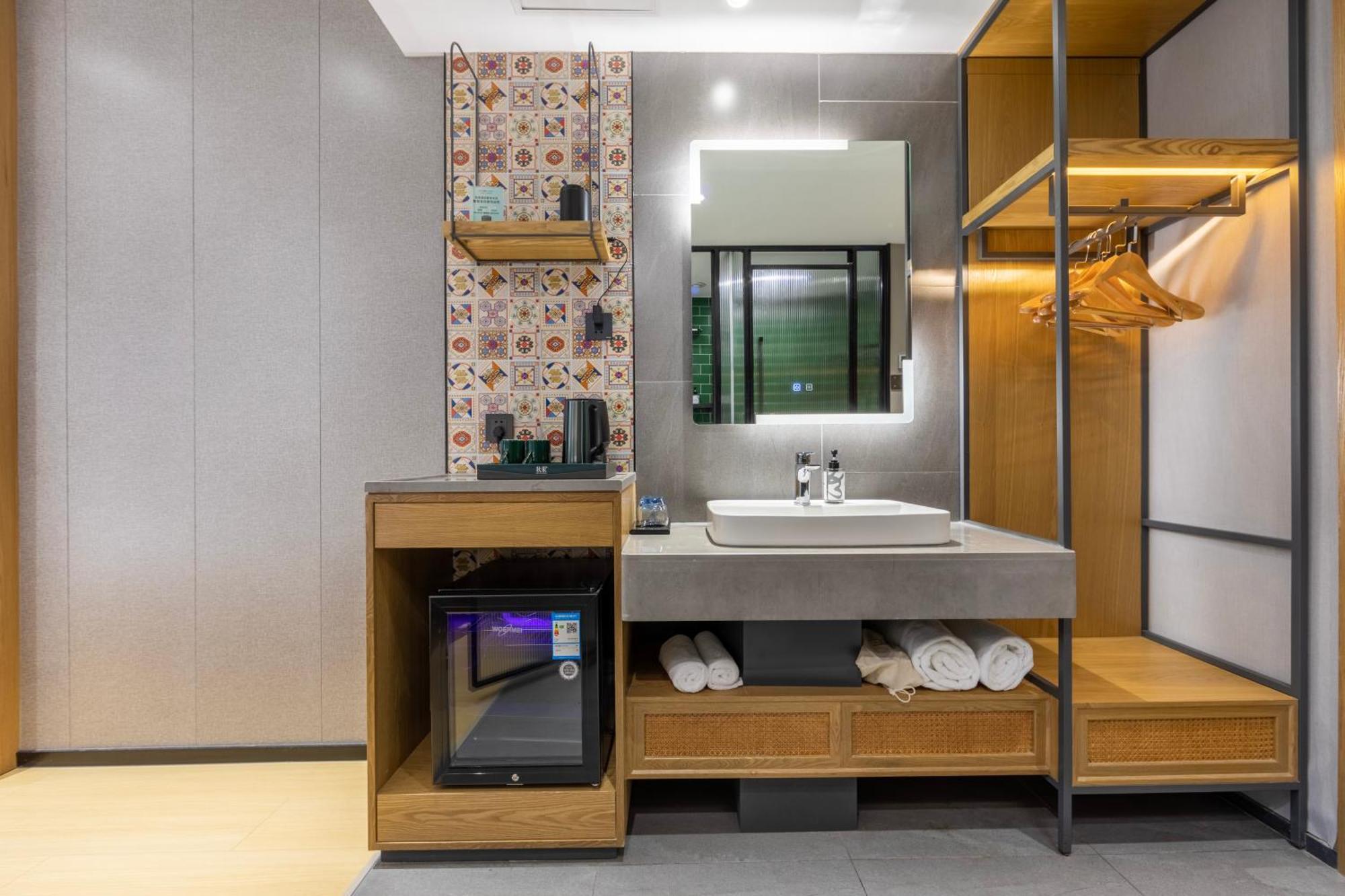 True Go Hotel - Shanghai Jing'An Temple Nanjing West Road Ngoại thất bức ảnh