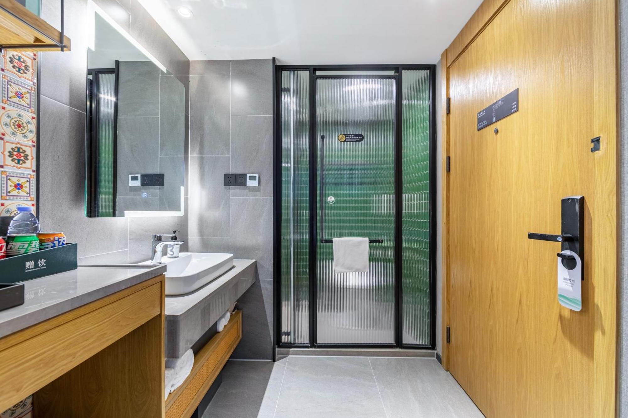 True Go Hotel - Shanghai Jing'An Temple Nanjing West Road Ngoại thất bức ảnh